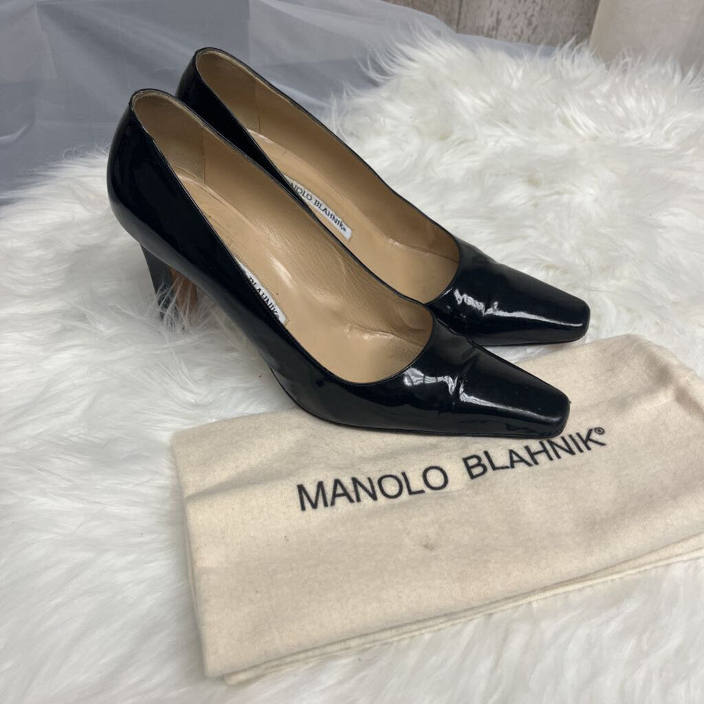 Manolo Blahnik Black Patten Leather Pumps