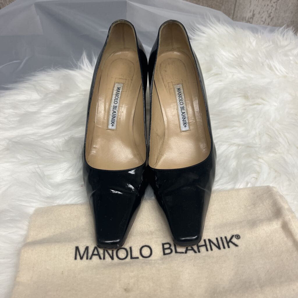 Manolo Blahnik Black Patten Leather Pumps