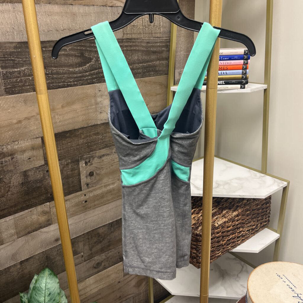 Lululemon Gray & Mint Green Tank w/Shelf Bra