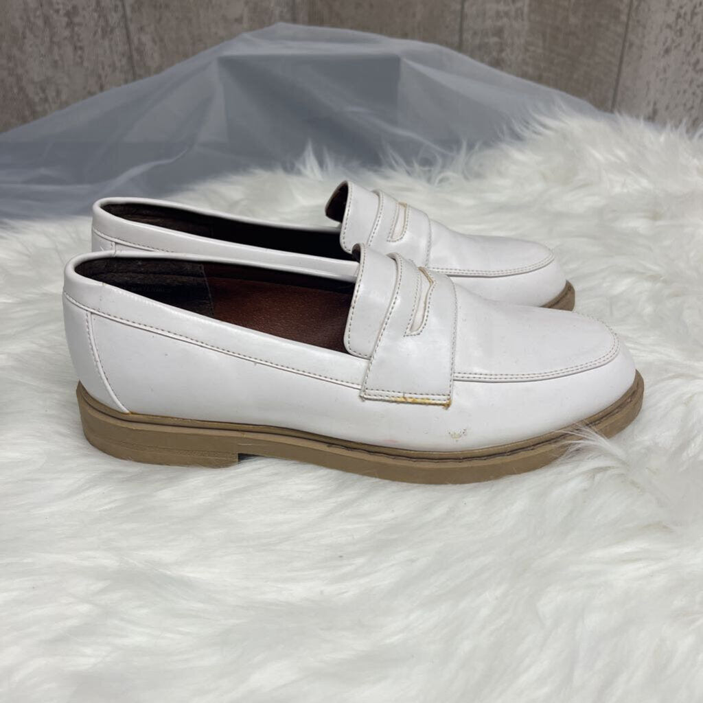 Mixed Blues Vintage White Loafers