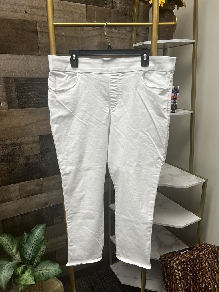 Gloria Vanderbilt All-Around Slimming Effect White Jeans