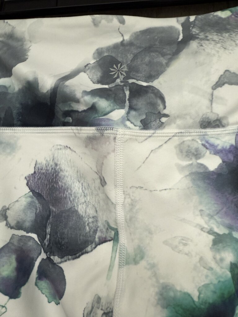 NWT Athleta Floral Mudra 7/8 Tight