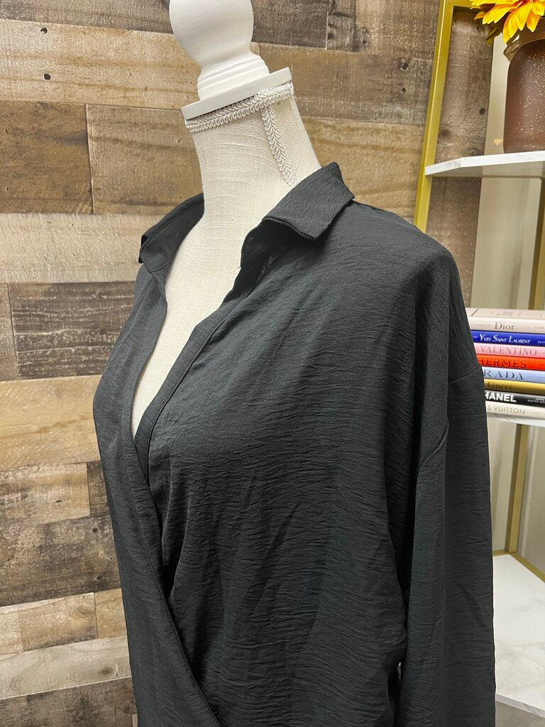 NWT Pretty Little Thing Black Woven Plunge Bell Cuff Shirt Dress